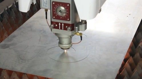 Velocità massima di taglio 50 M/Min