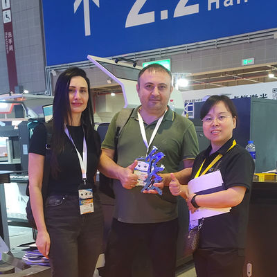 YZ1000S Macchina di pulizia per la lucidatura dei bordi inossidabili di lamiera di metallo completamente automatica