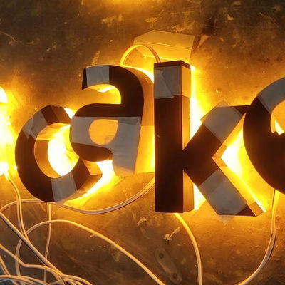 Macchina di piegatura di lettere per canali acrilici Y13L per la realizzazione di segni laser 3D all'aperto