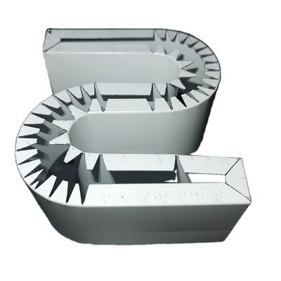 Larghezza del materiale 20-200 mm Macchina di piegatura e flangatura delle lettere di canale per il mercato all'aperto
