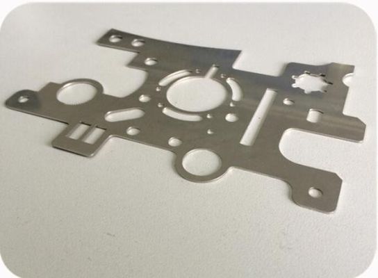 Macchina di taglio laser a fibra di metallo di lamiera da 1500W 2000W 3000W per formato supportato da DXF