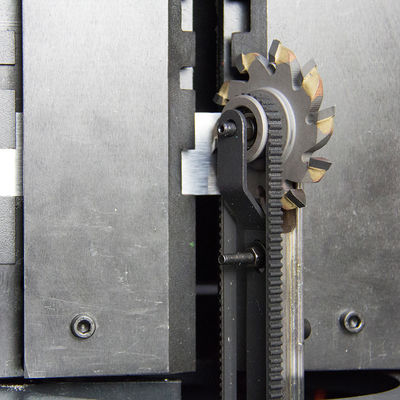 Macchina di piegatura di lettere a canale completamente CNC con servizi di intaglio a fessura nel 2019