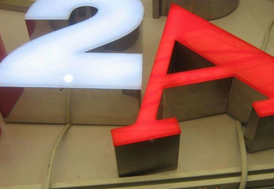 Strumento automatico di piegatura di lettere in acrilico 3D Trimcap Strip Channel Letter Machine Ejon E9L